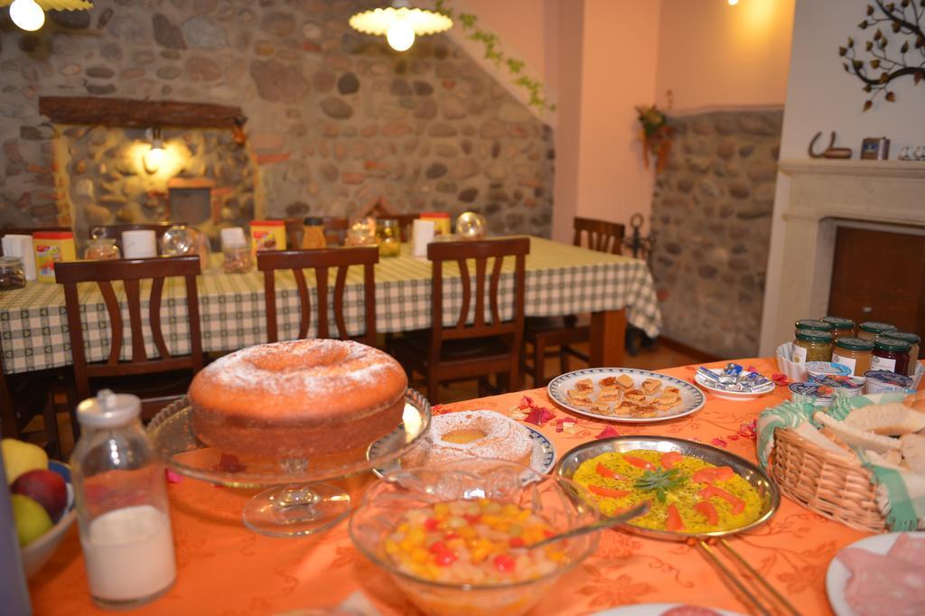 Вилла Agriturismo Le Mura Del Gherlo Валеджо-суль-Минчо Экстерьер фото