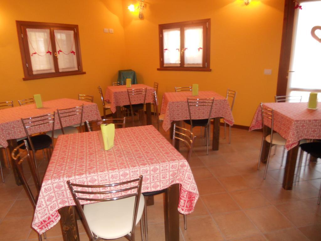 Вилла Agriturismo Le Mura Del Gherlo Валеджо-суль-Минчо Экстерьер фото